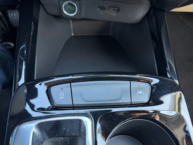 Used 2025 Chevrolet Trax LT w/ Driver Confidence Package image 23