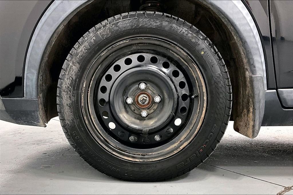 Used 2018 Nissan Kicks S image 11