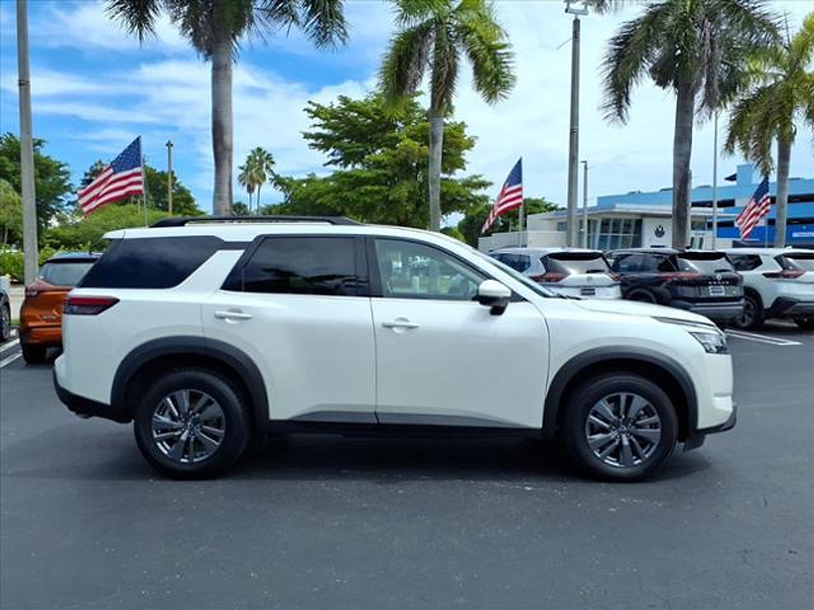 Certified 2024 Nissan Pathfinder SV image 8