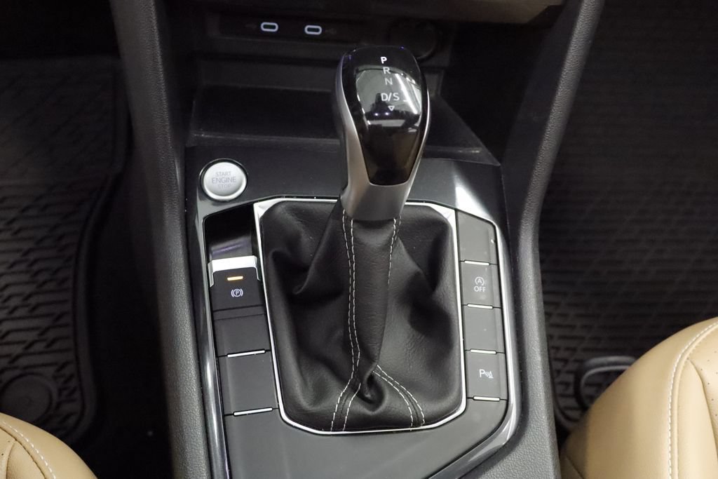 Used 2023 Volkswagen Tiguan SE R-Line FWD image 32