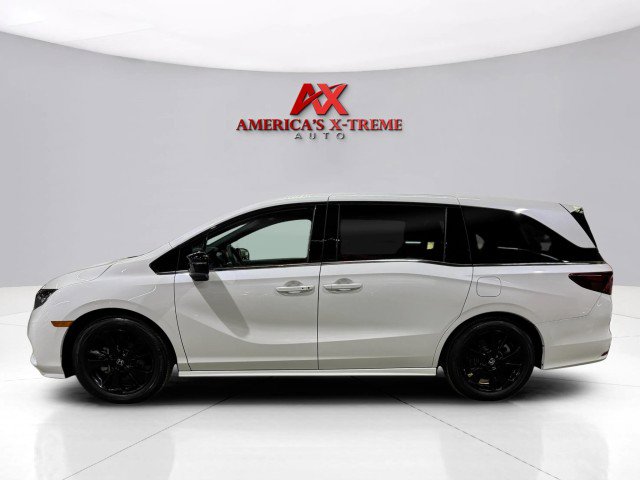 Used 2023 Honda Odyssey Sport image 2