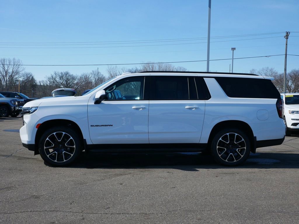 Used 2024 Chevrolet Suburban RST w/ Luxury Package image 4