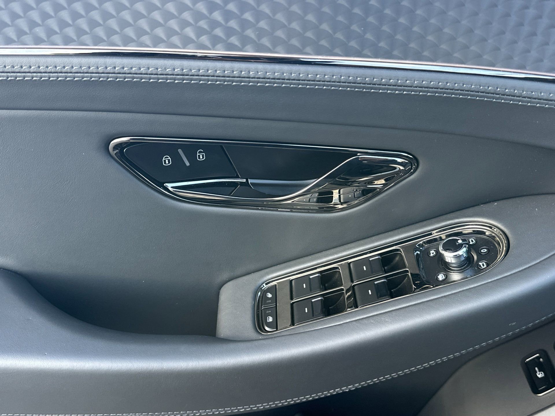 New 2026 Bentley Continental GTC AWD/4WD image 15