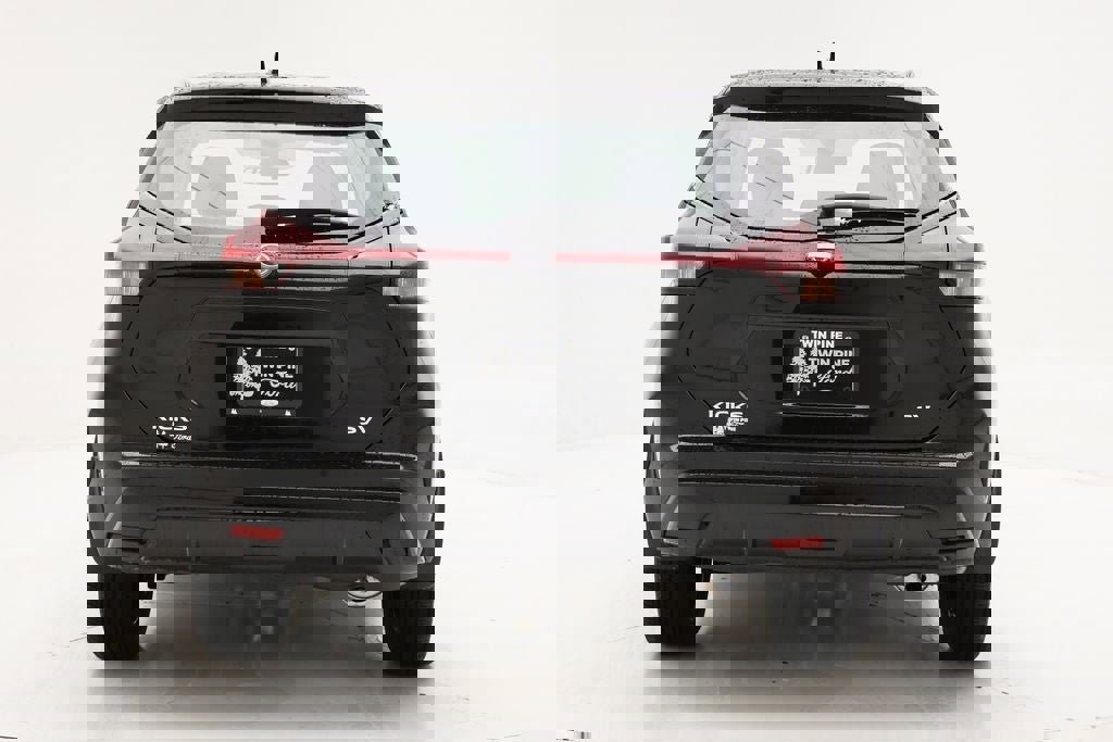 Used 2024 Nissan Kicks SV image 7