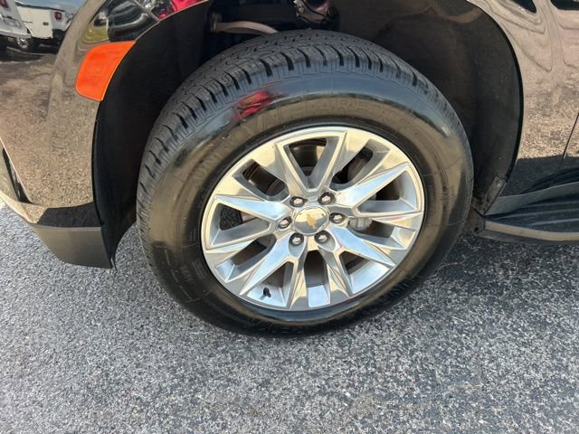 Used 2024 Chevrolet Suburban Premier image 10