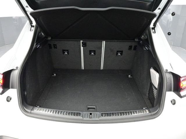Certified 2025 Porsche Macan image 16