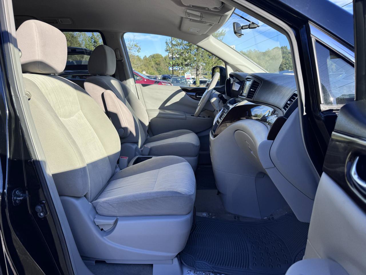 Used 2017 Nissan Quest SV FWD image 14