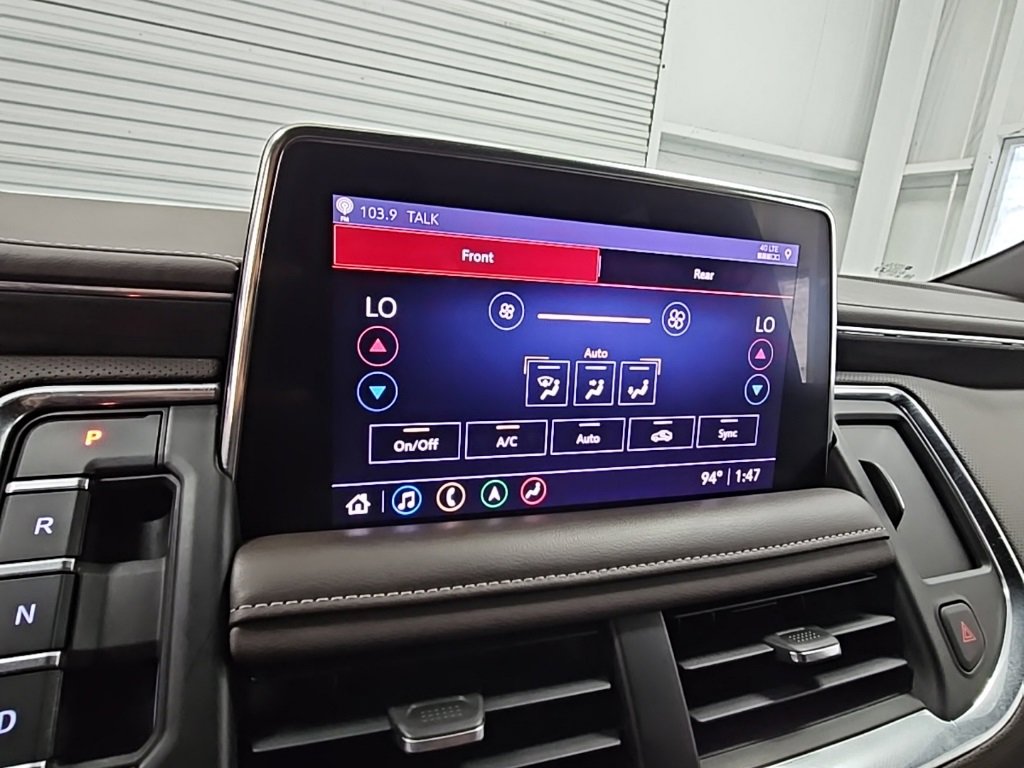 Used 2021 GMC Yukon XL SLT w/ SLT Premium Package image 17