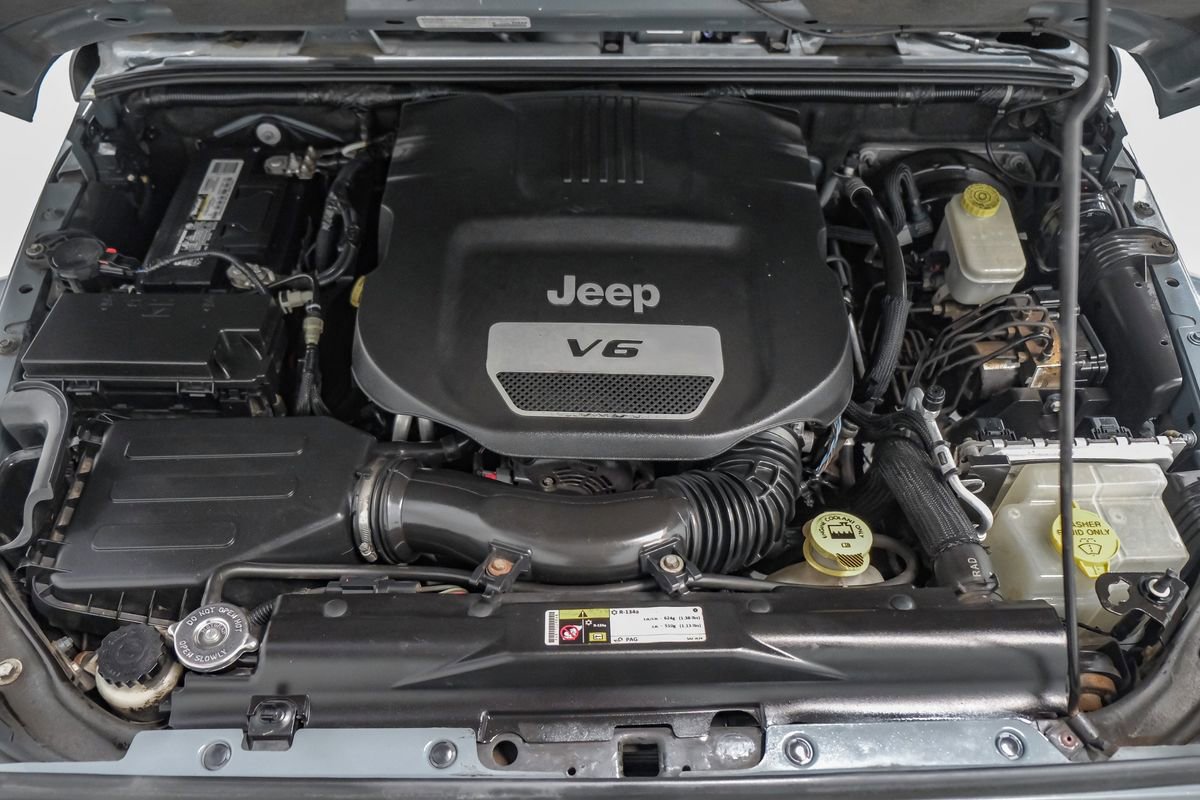 Used 2014 Jeep Wrangler Unlimited Rubicon w/ Connectivity Group image 53