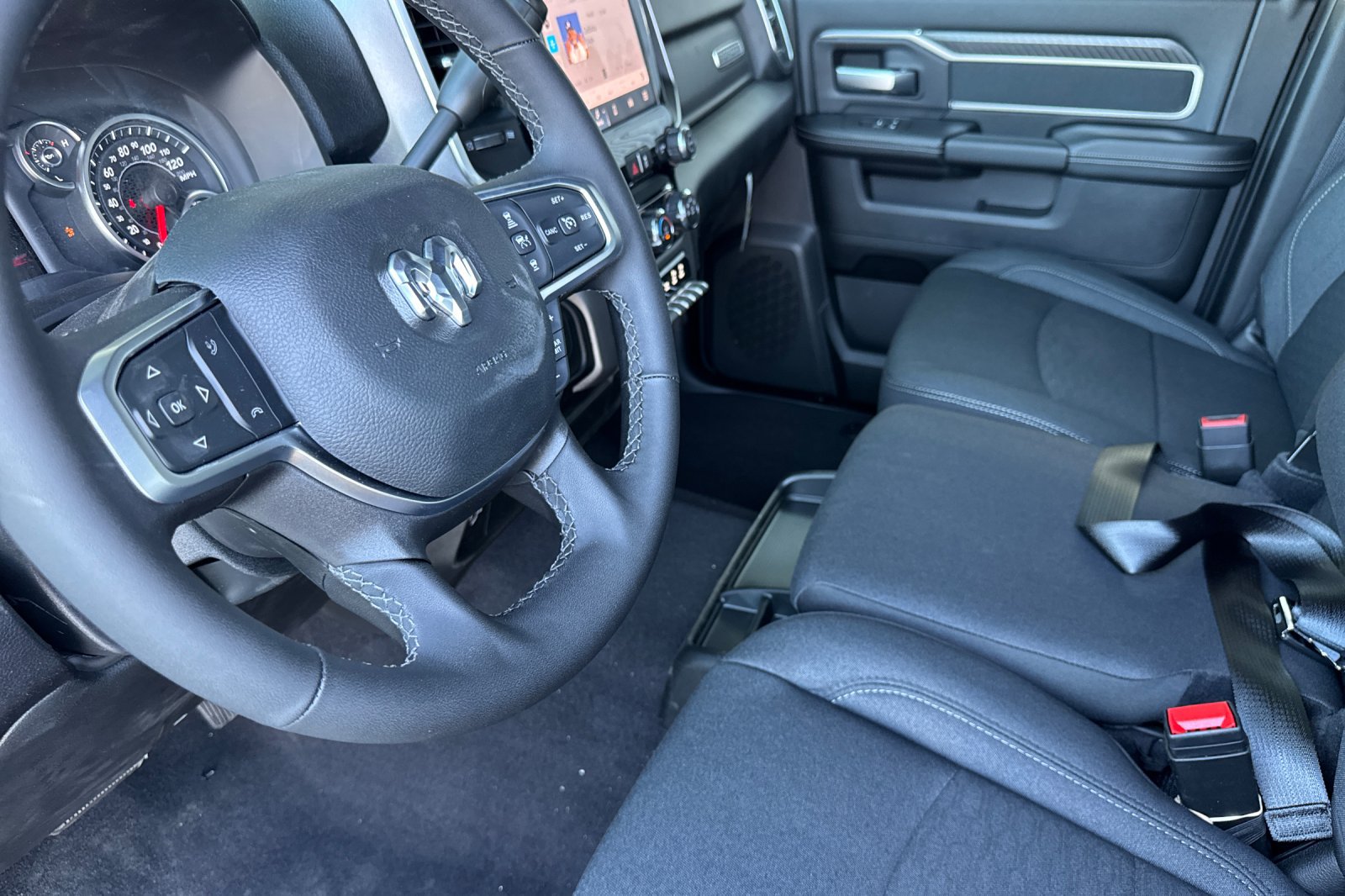New 2026 RAM 3500 Big Horn AWD/4WD image 9
