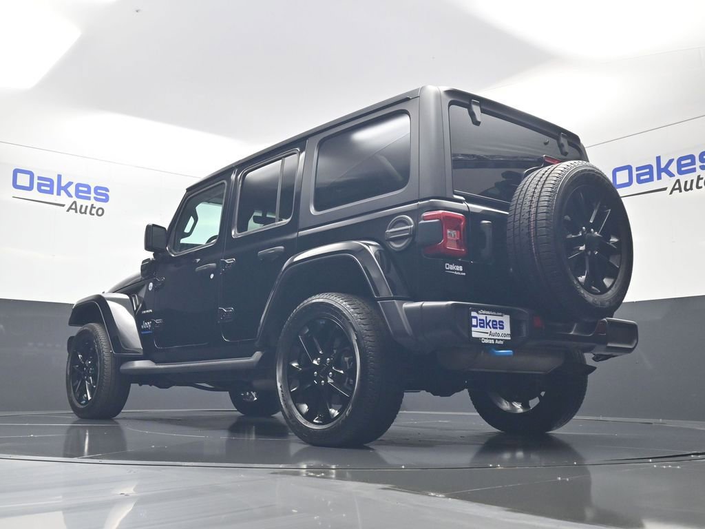 Used 2023 Jeep Wrangler Unlimited Sahara w/ Cold Weather Group AWD/4WD image 43