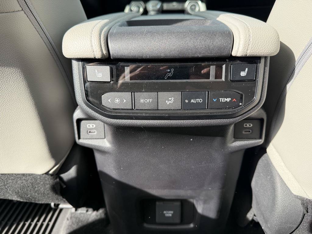 Used 2026 Toyota Grand Highlander AWD image 17