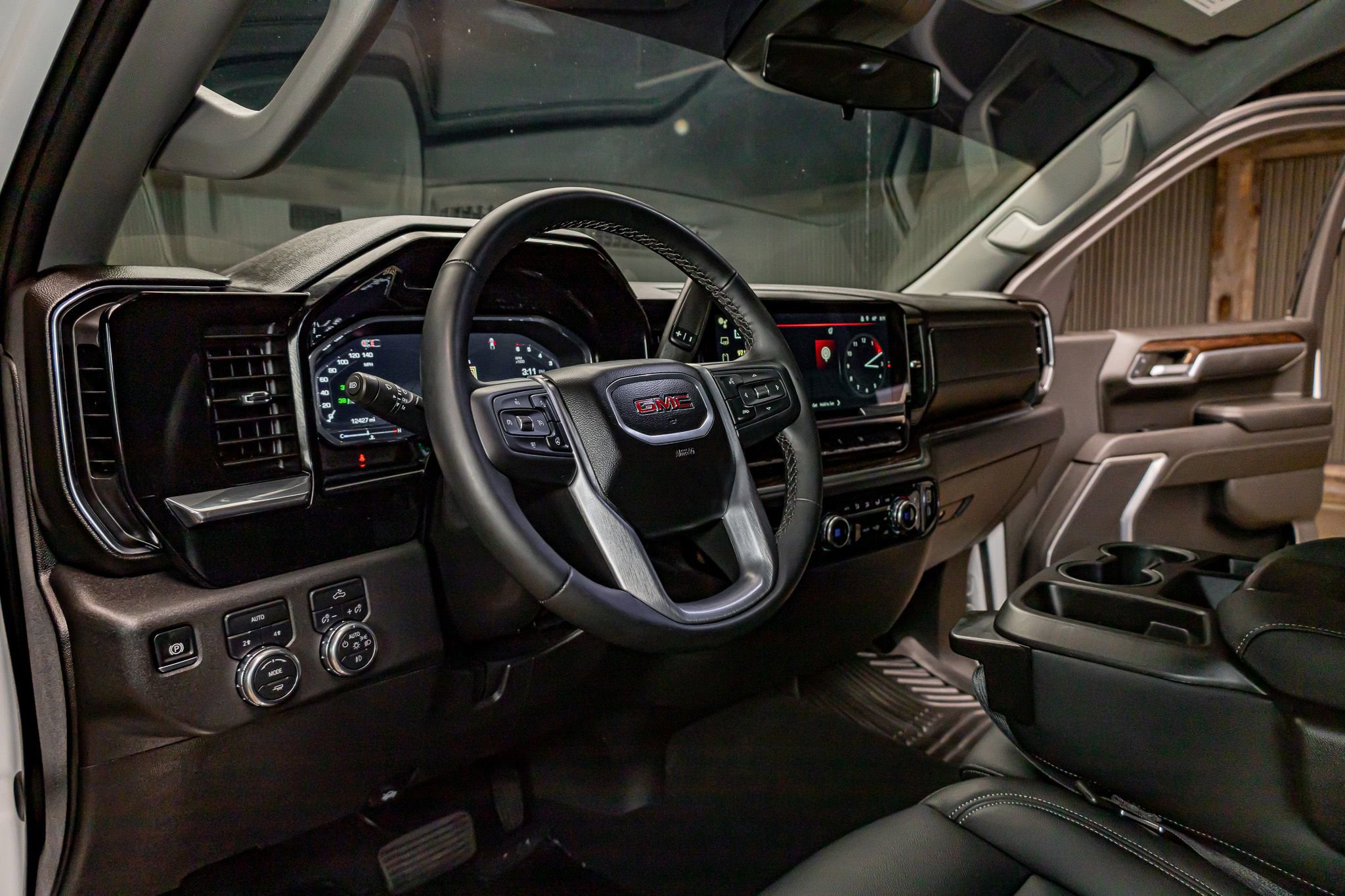 Used 2024 GMC Sierra 1500 Elevation image 17