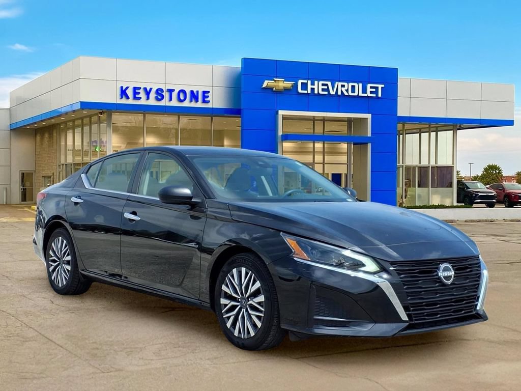 Used 2025 Nissan Altima 2.5 SV