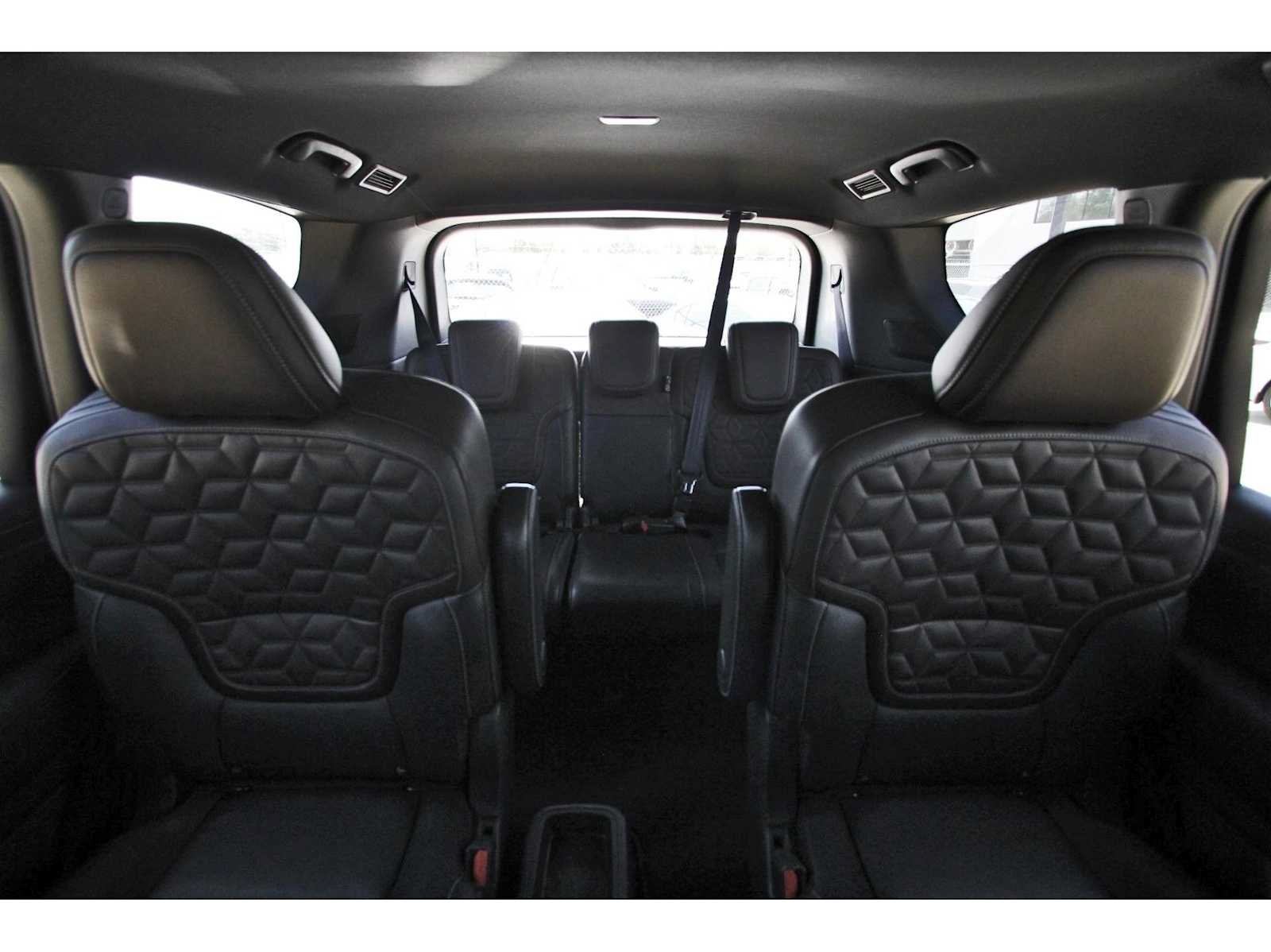 Used 2025 Nissan Armada Platinum RWD image 9