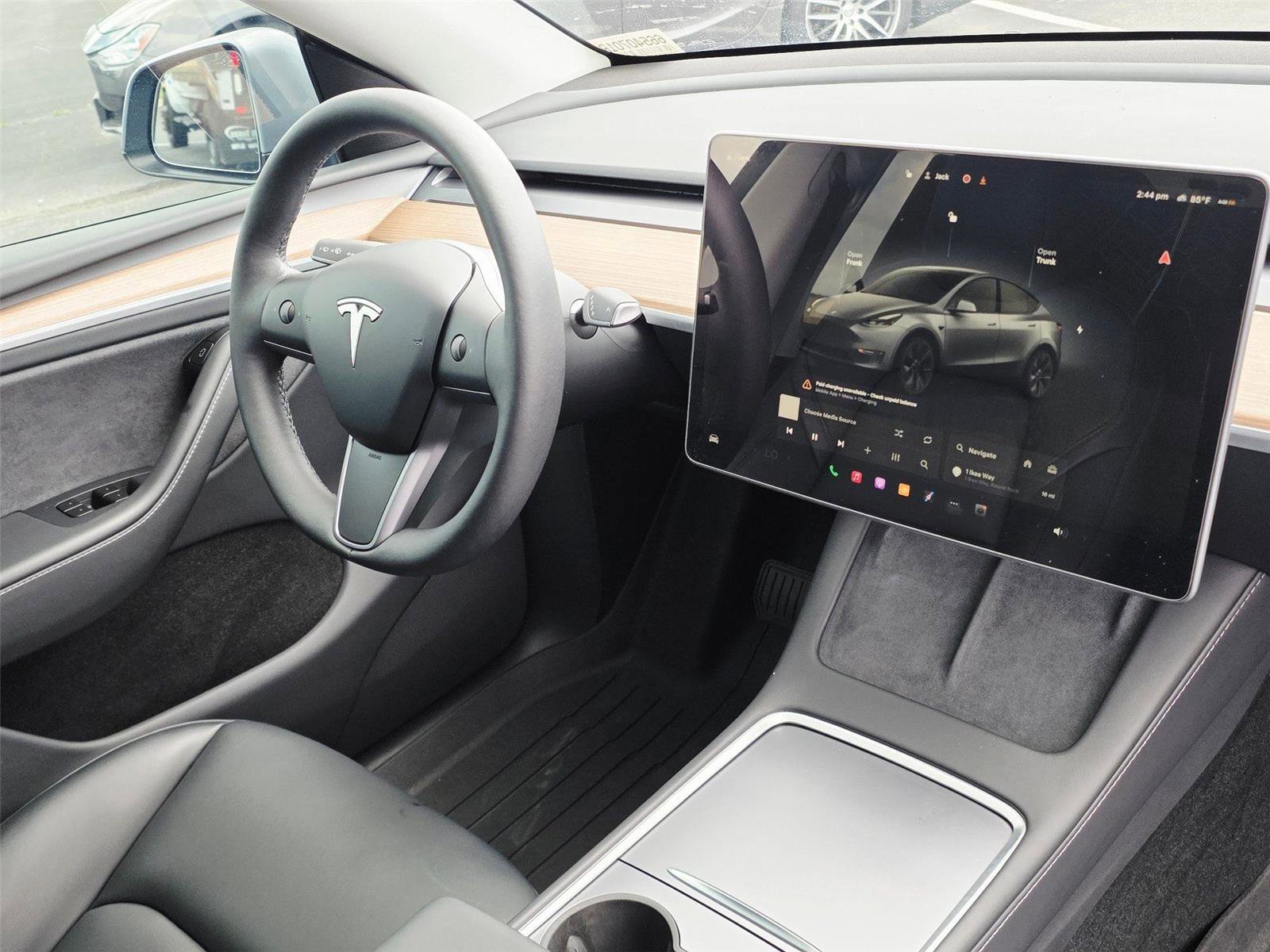 Used 2025 Tesla Model Y Long Range image 18