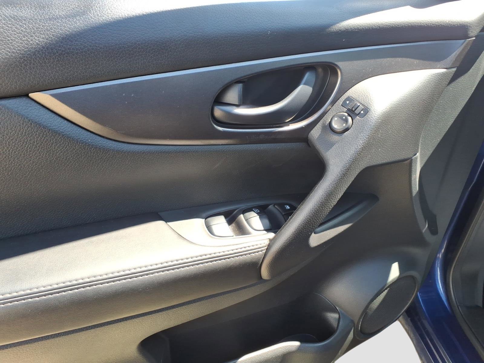 Used 2019 Nissan Rogue Sport S image 13