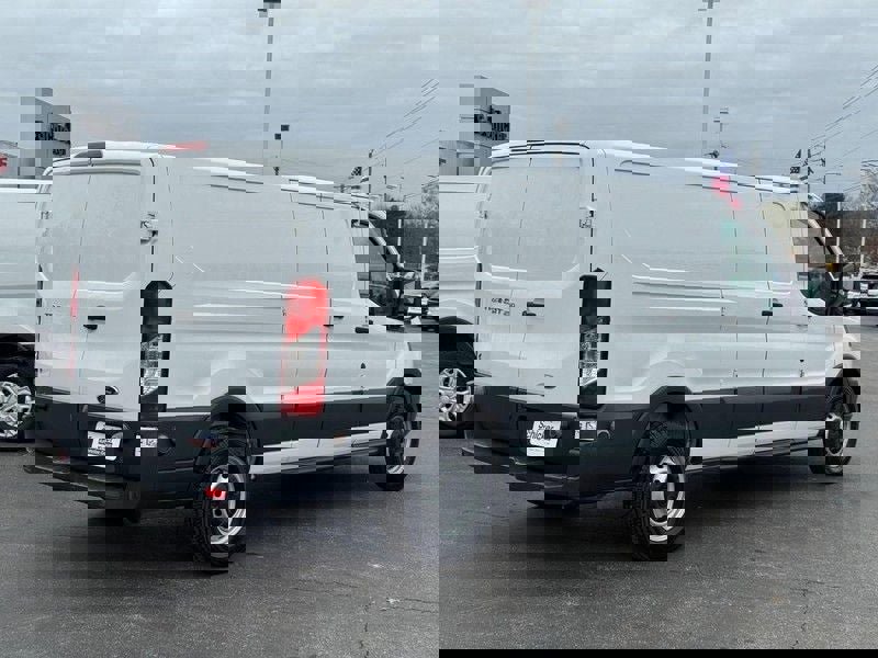 Used 2018 Ford Transit 250 148 Low Roof RWD image 3