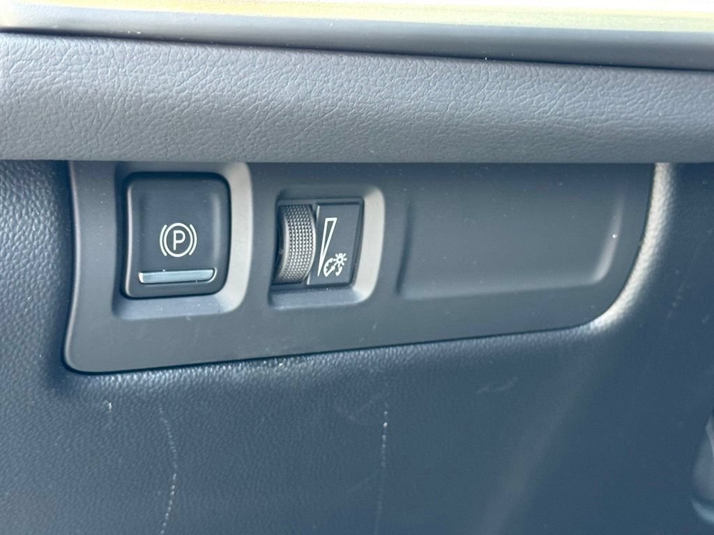 Certified 2024 Cadillac XT4 Sport FWD image 21