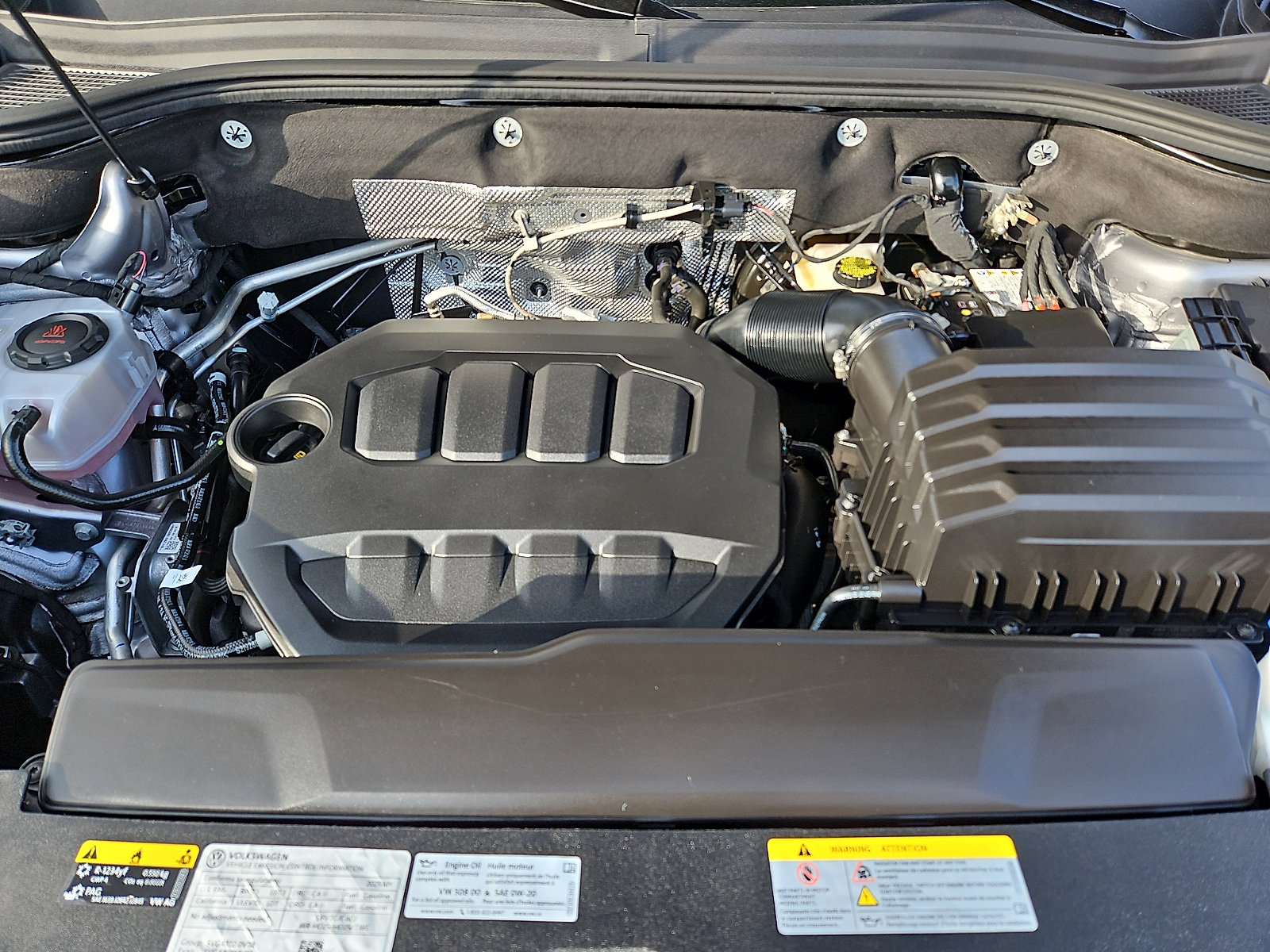 Used 2025 Volkswagen Atlas Cross Sport SE image 28