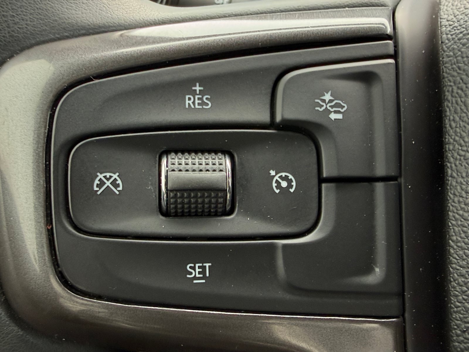 Used 2023 Chevrolet Suburban RST AWD/4WD image 34