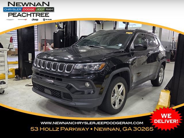 Used 2023 Jeep Compass Latitude AWD/4WD image 1
