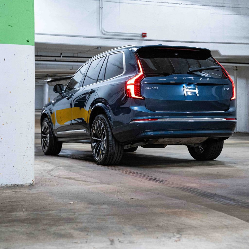 New 2026 Volvo XC90 T8 Plus w/ Protection Package Premier AWD/4WD image 5
