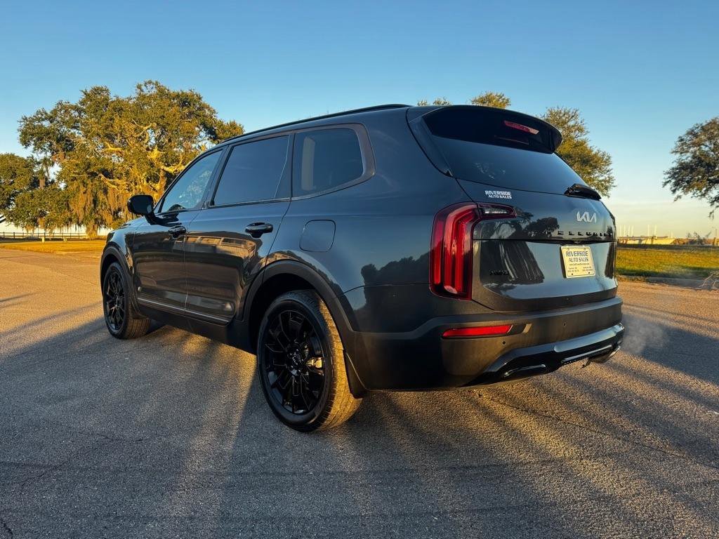 Used 2022 Kia Telluride SX w/ SX Prestige Package AWD/4WD image 3