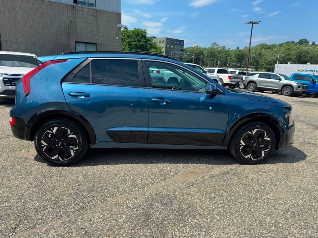 Used 2023 Kia Niro Wind w/ Wind Preserve Package FWD image 8