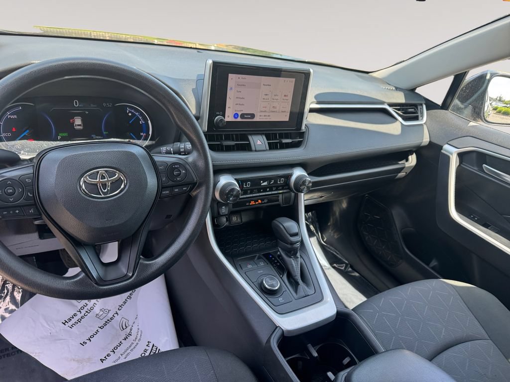 Used 2025 Toyota RAV4 XLE AWD/4WD image 10