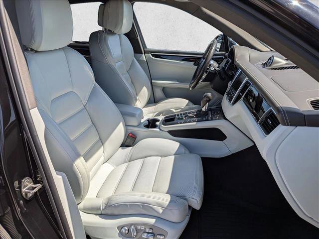 Used 2015 Porsche Macan S image 18