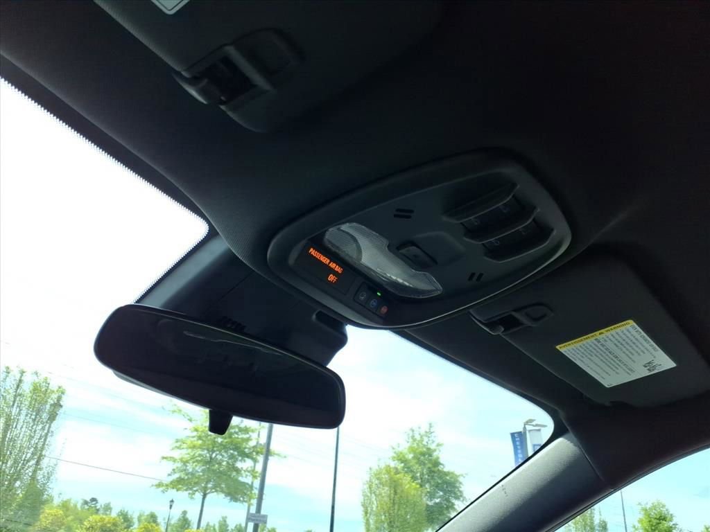 Certified 2024 Chevrolet Trax RS w/ Sunroof Package image 18