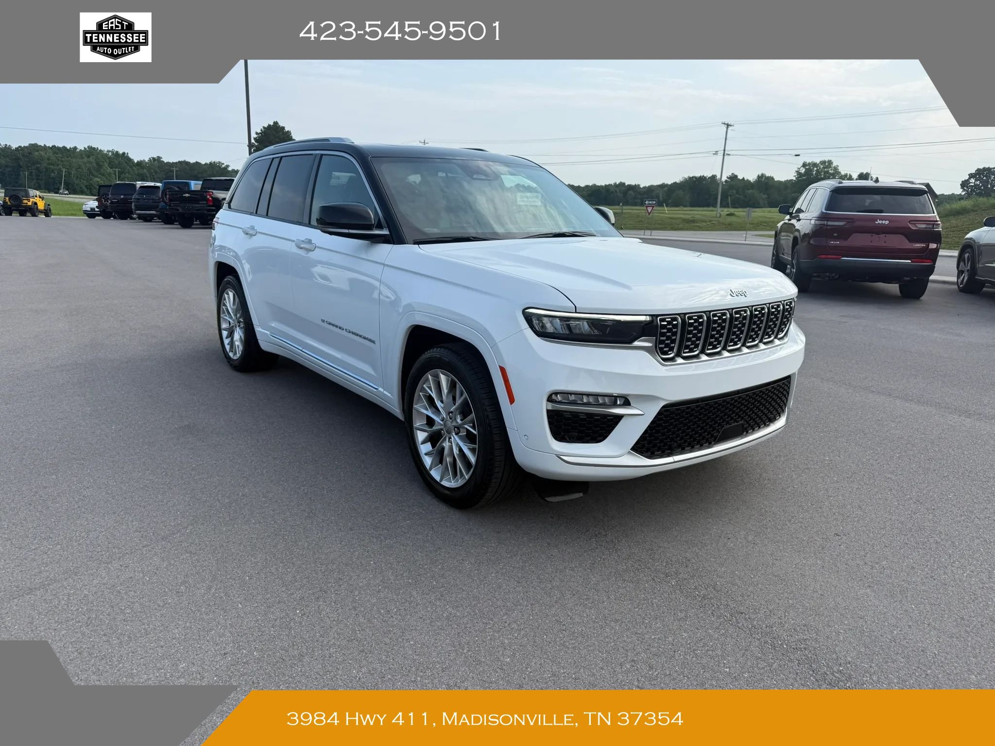 Used 2023 Jeep Grand Cherokee Summit w/ Advanced Protech Group IV AWD/4WD image 1
