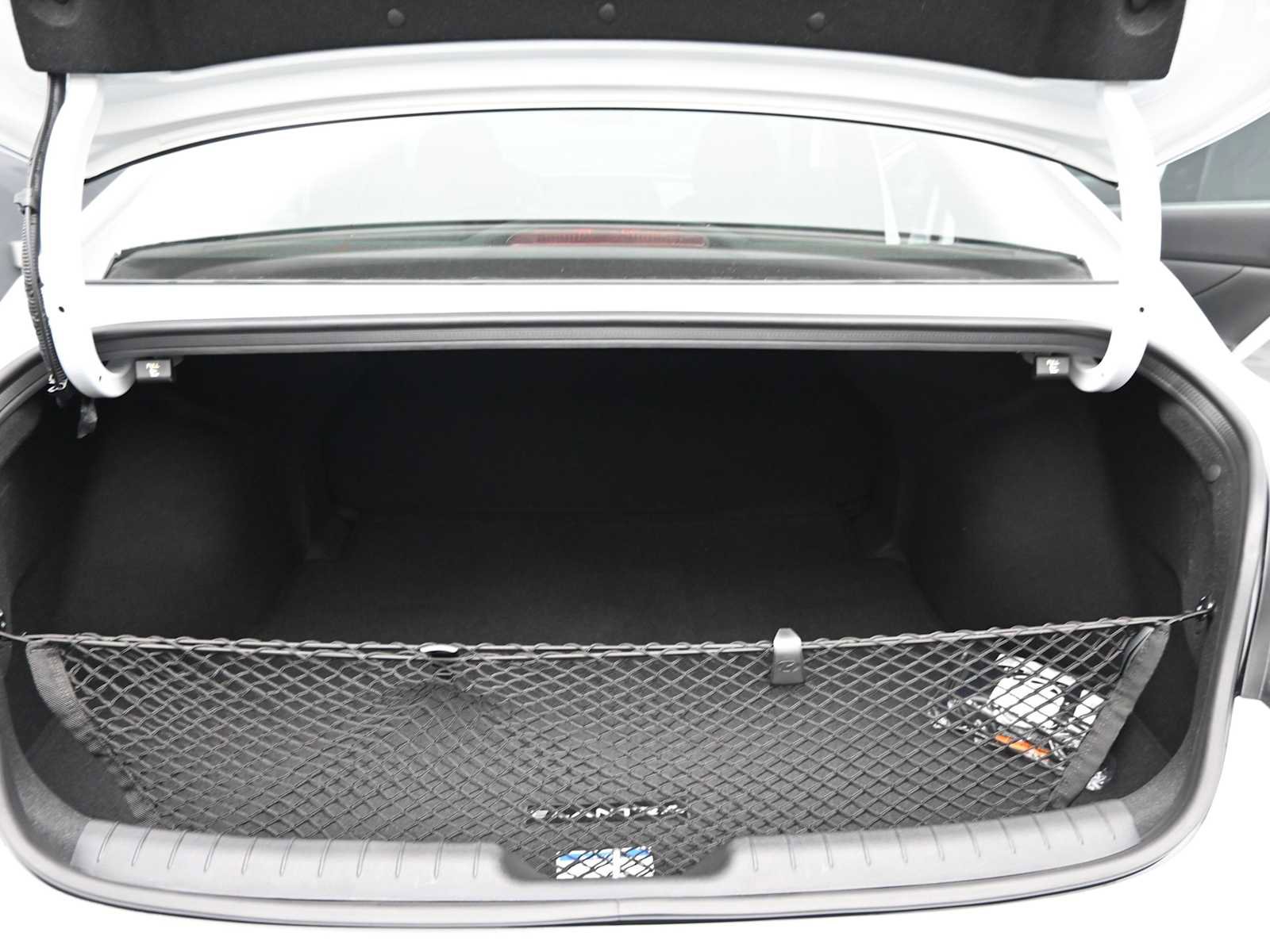 New 2025 Hyundai Elantra SEL image 13