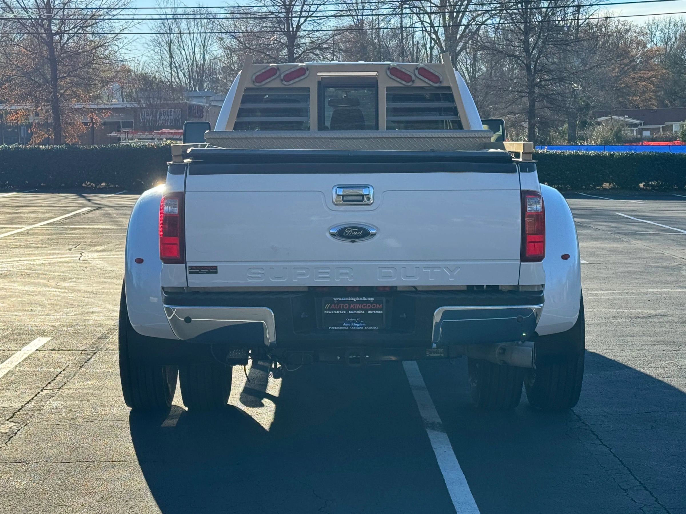 Used 2015 Ford F450 Lariat w/ Lariat Interior Package image 6