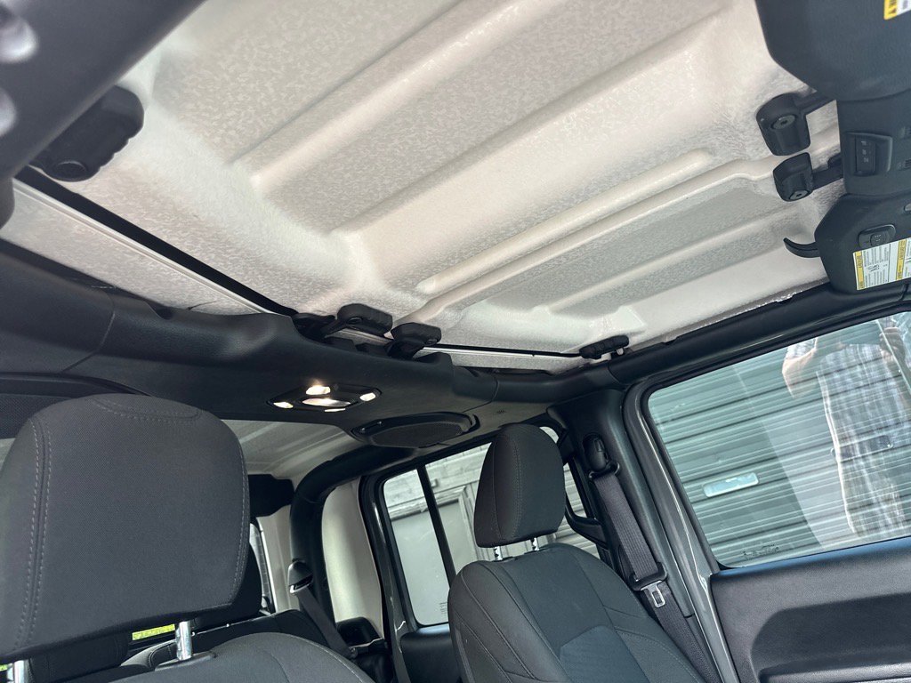 Used 2022 Jeep Gladiator Willys image 23