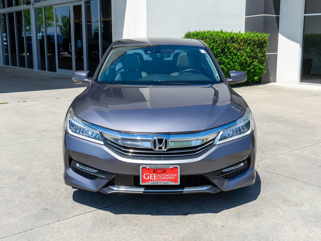 Used 2016 Honda Accord Touring image 2