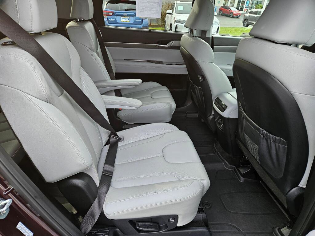 Used 2022 Hyundai Palisade SEL w/ Premium Package image 14