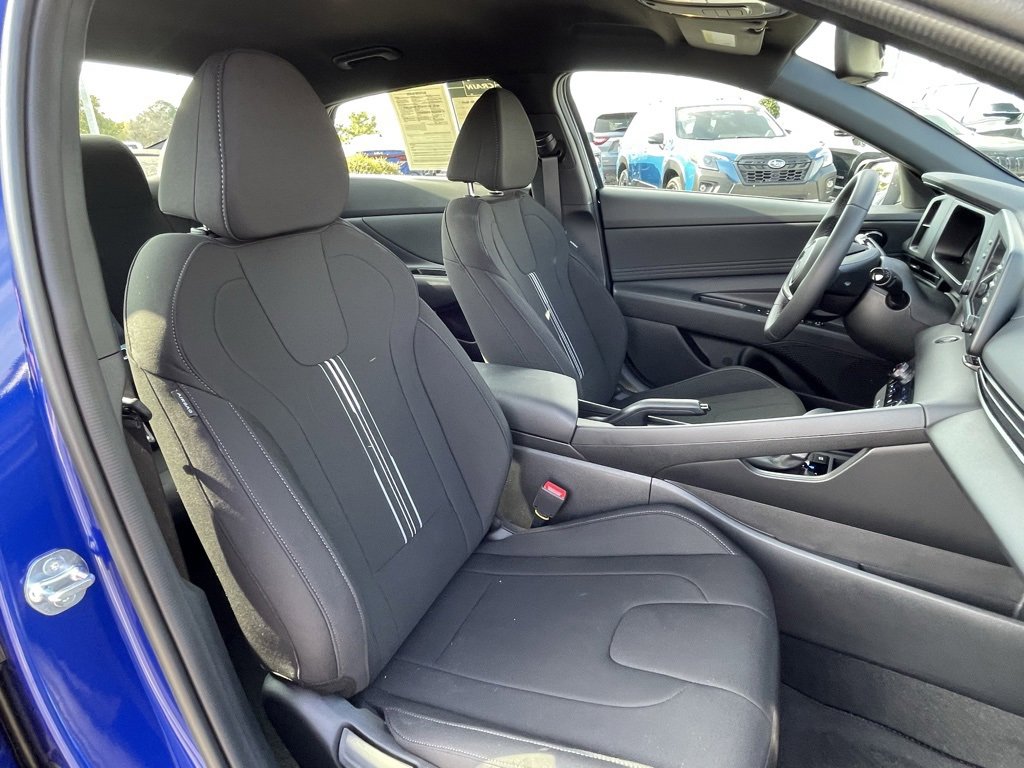 Used 2025 Hyundai Elantra Sport image 29