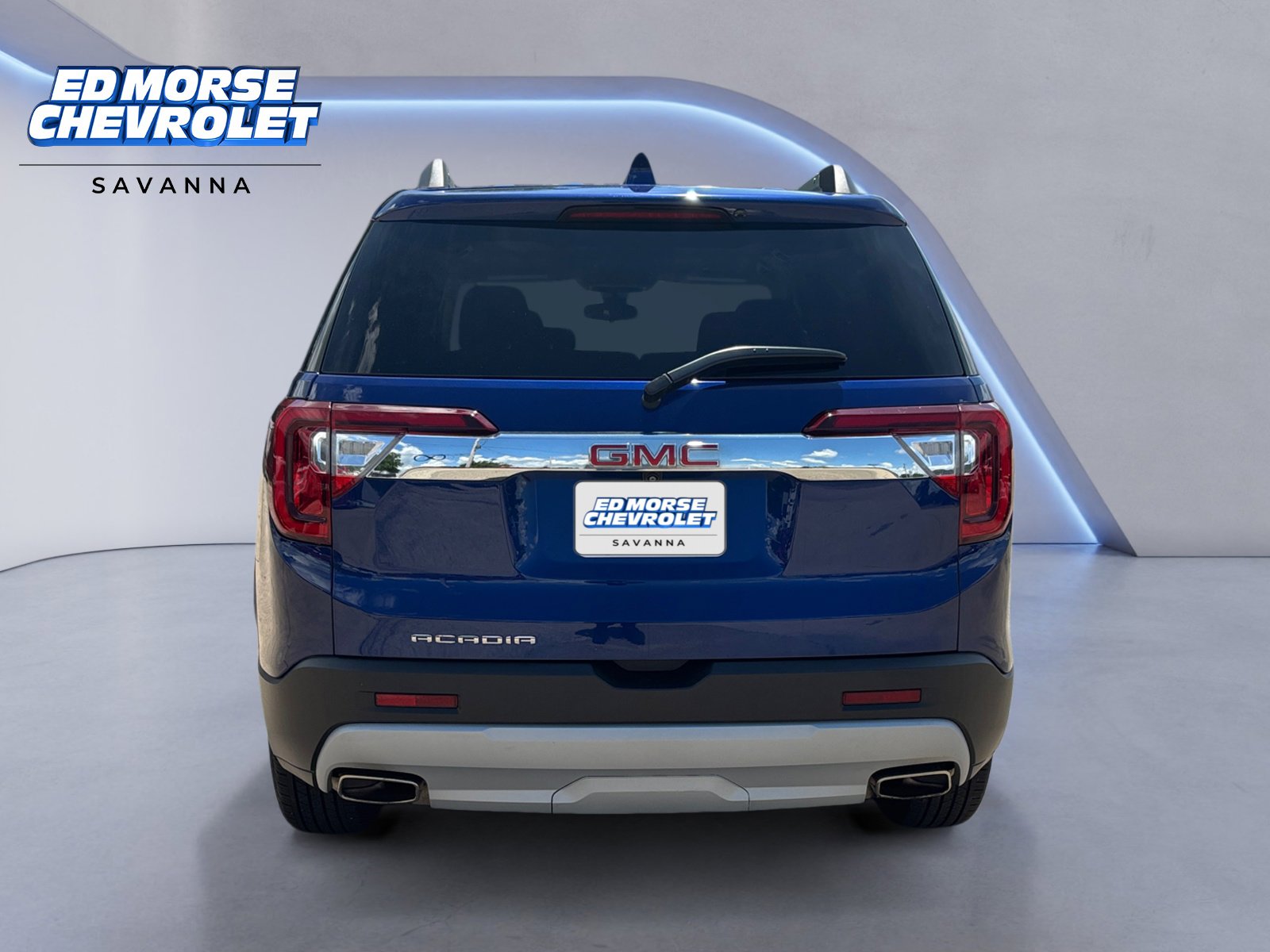 Used 2023 GMC Acadia SLE w/ Driver Convenience Package image 4