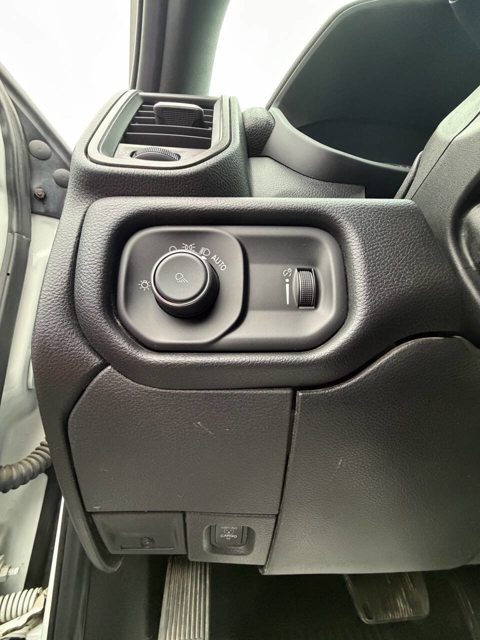 Used 2022 RAM 2500 Tradesman w/ Chrome Appearance Group image 37