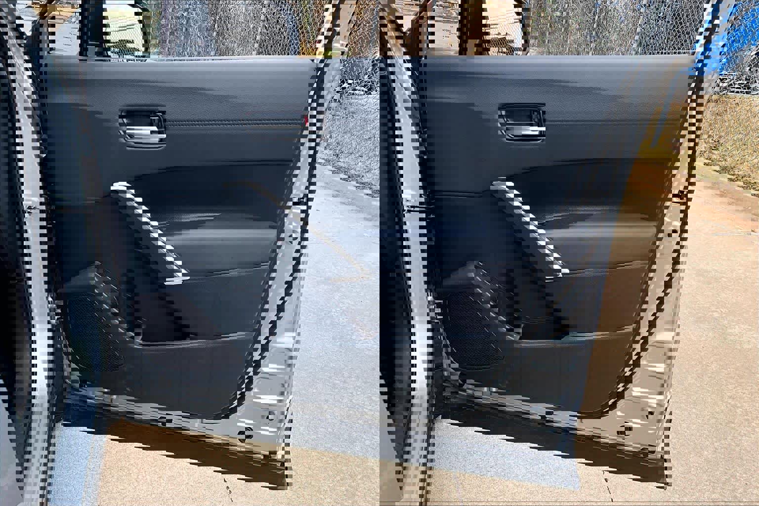 Used 2025 Toyota Corolla Cross XLE w/ Convenience Package image 26