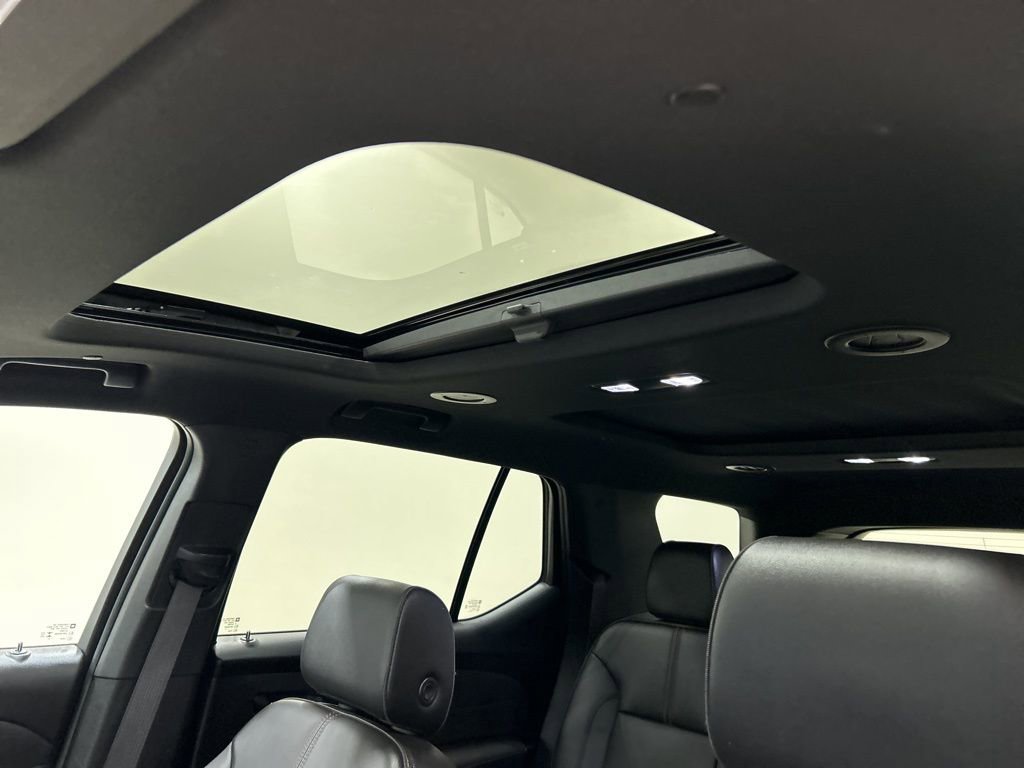 Used 2023 Chevrolet Traverse RS image 31