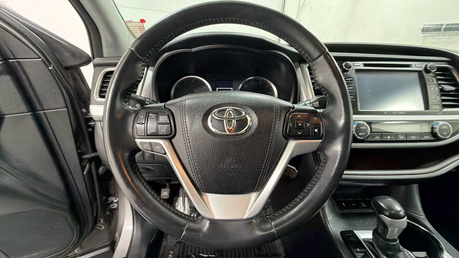 Certified 2016 Toyota Highlander XLE AWD/4WD image 16