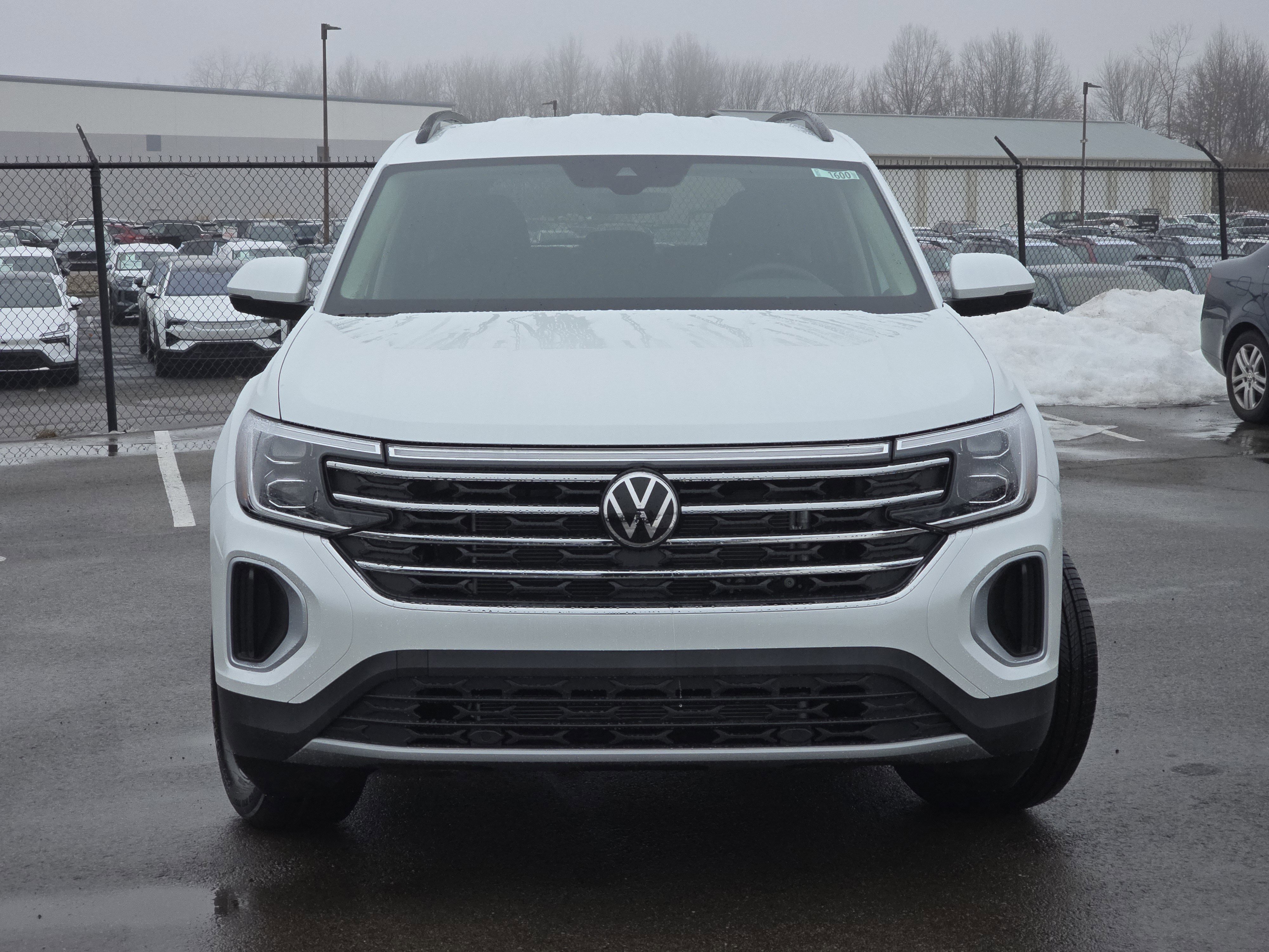 New 2026 Volkswagen Atlas SE image 2