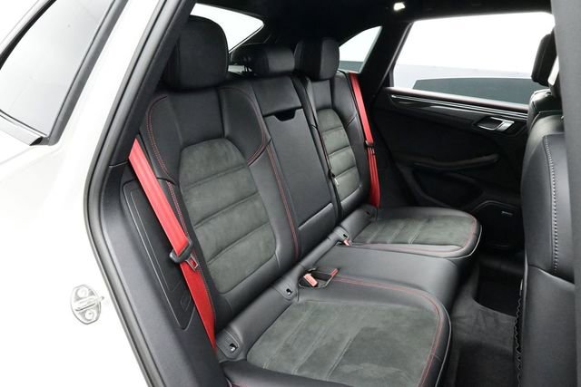 New 2026 Porsche Macan GTS AWD/4WD image 17