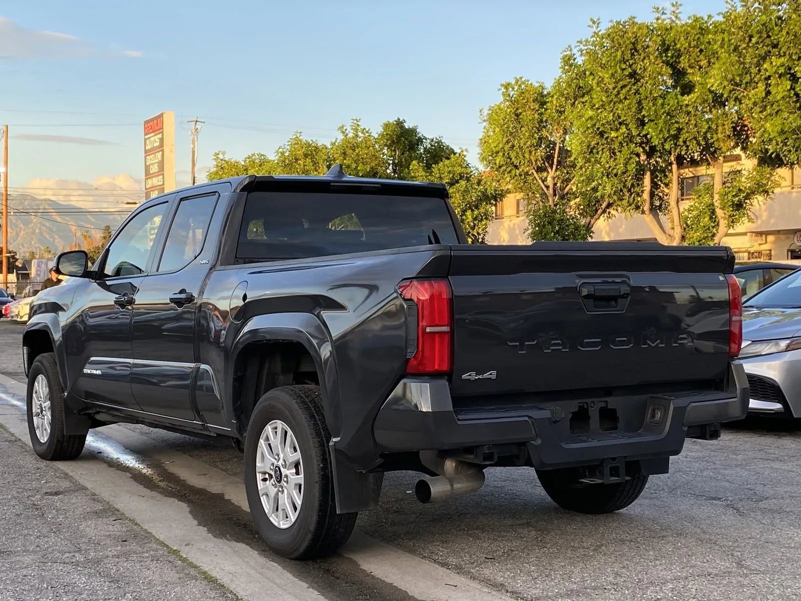 Used 2024 Toyota Tacoma SR5 image 2