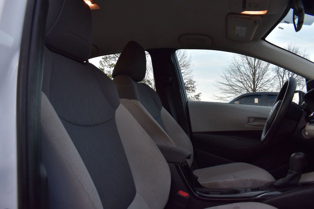 Used 2022 Toyota Corolla LE image 16
