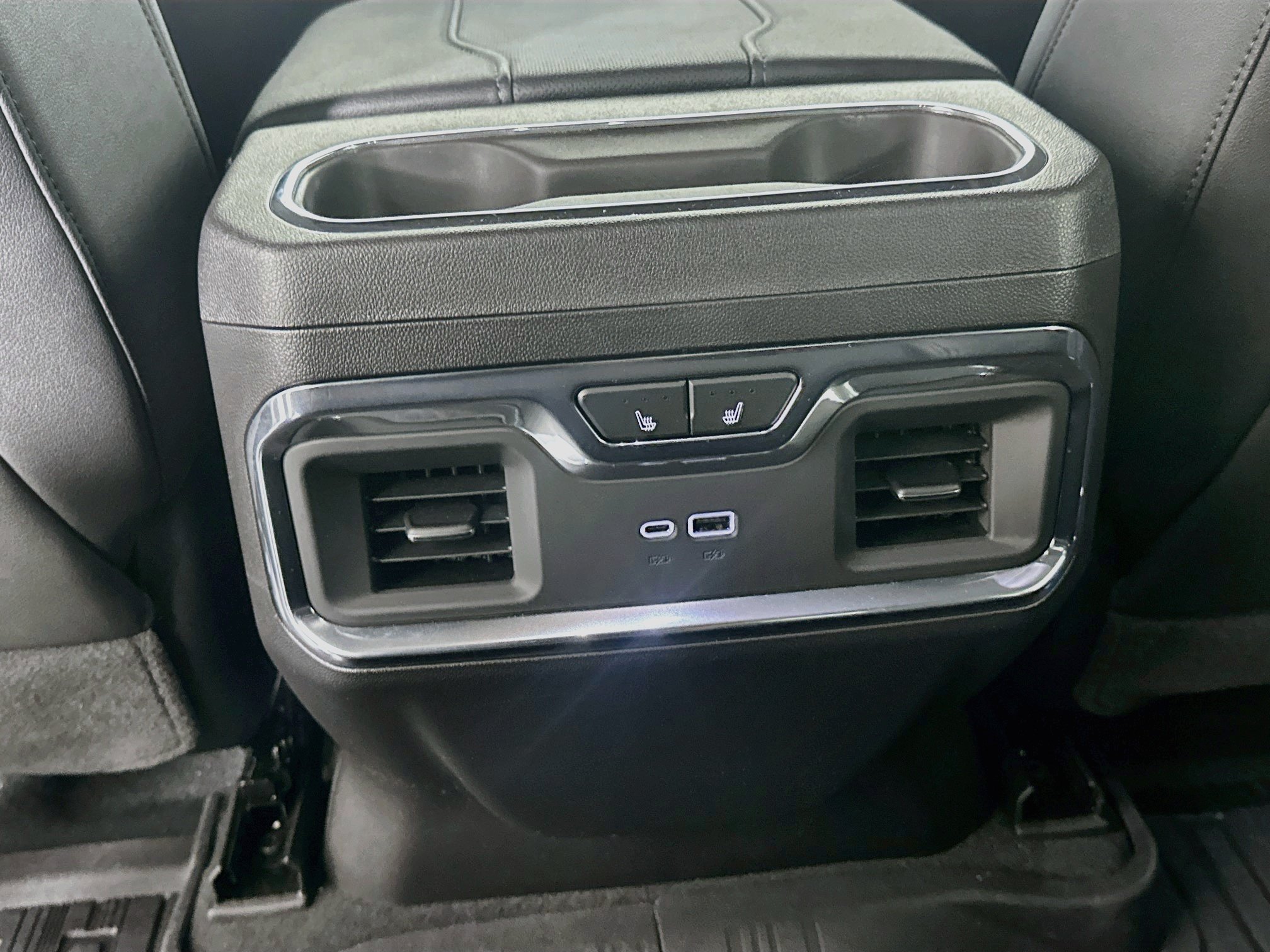 Used 2025 GMC Sierra 1500 SLT w/ SLT Premium Plus Package AWD/4WD image 28