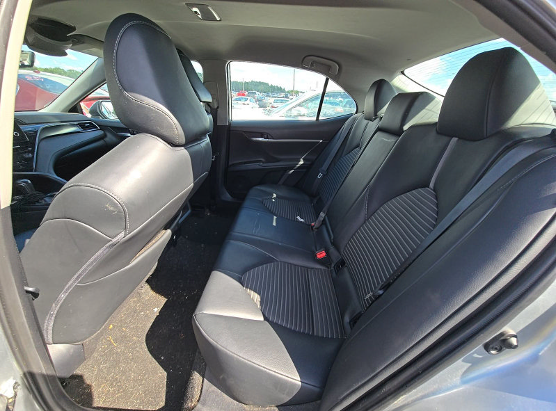 Used 2023 Toyota Camry SE FWD image 9